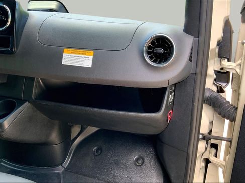 Used 2025 Mercedes-Benz Sprinter 2500 image 20