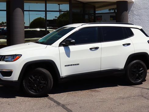 Used 2018 Jeep Compass Sport AWD/4WD image 4