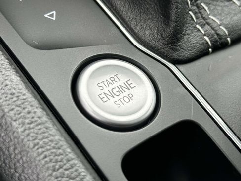 Used 2023 Volkswagen Atlas Cross Sport SEL image 18