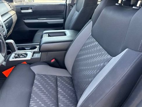 Used 2020 Toyota Tundra SR5 w/ SR5 Upgrade Package AWD/4WD image 25