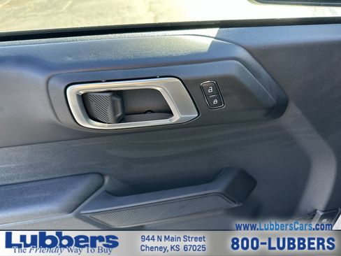 New 2025 Ford Bronco Badlands image 13