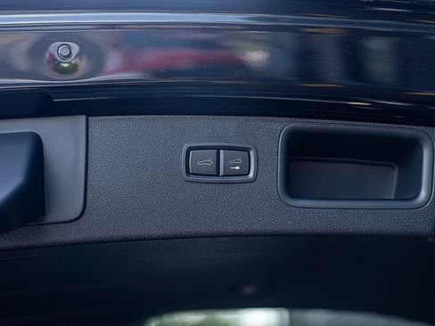 Certified 2026 Porsche Macan AWD/4WD image 23