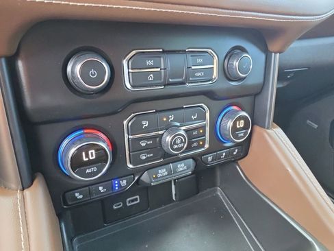 Used 2022 Chevrolet Suburban High Country w/ Max Trailering Package AWD/4WD image 25