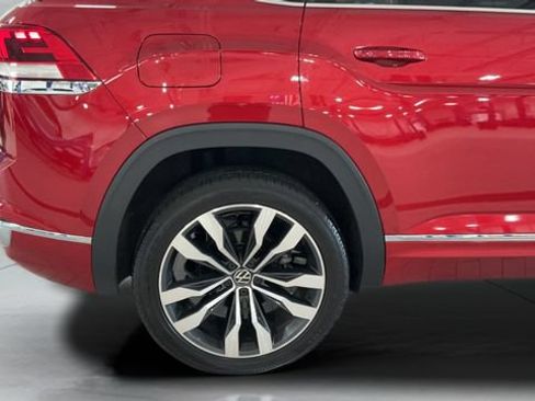 Used 2020 Volkswagen Atlas Cross Sport SEL R-Line AWD/4WD image 33