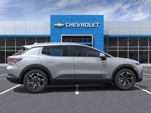 Used 2026 Chevrolet Equinox EV LT AWD/4WD image 5