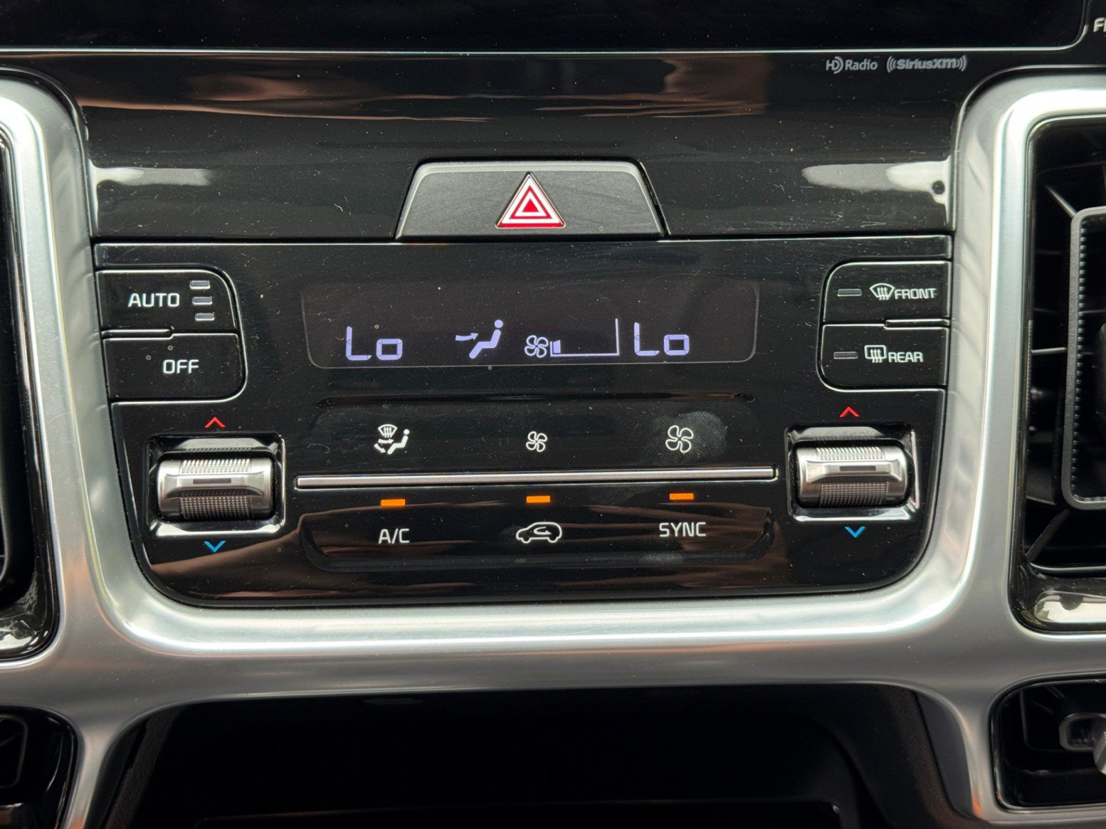 Used 2022 Kia Sorento SX FWD image 27