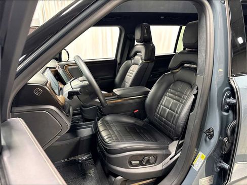 Used 2025 Rivian R1S Premium AWD/4WD image 7