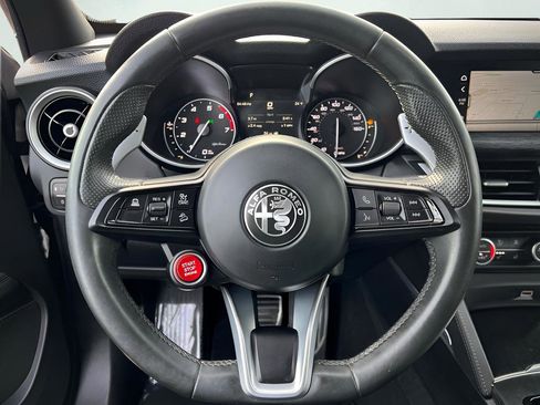 Used 2023 Alfa Romeo Stelvio Sprint image 41