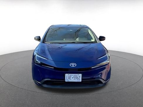 Used 2025 Toyota Prius LE image 4