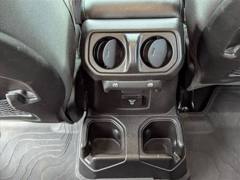 Used 2024 Jeep Gladiator Mojave w/ Technology Group AWD/4WD image 15