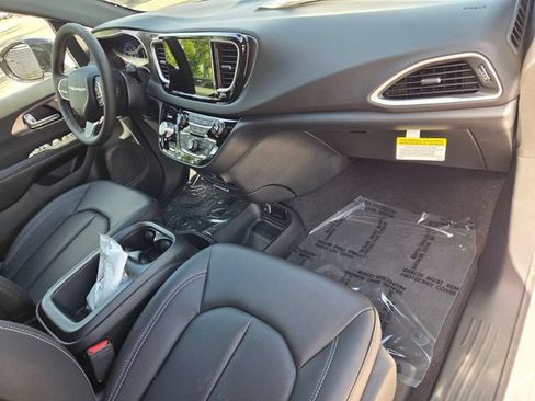 New 2026 Chrysler Voyager LX FWD image 14
