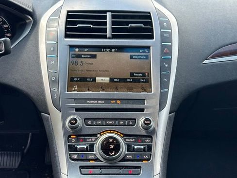 Used 2018 Lincoln MKZ Select w/ Technology Package AWD/4WD image 8
