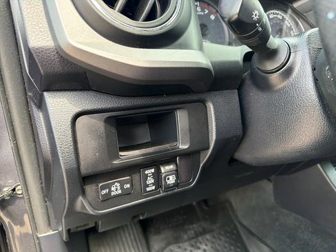 Used 2017 Toyota Tacoma TRD Off-Road w/ Tow Package (A/T) image 23