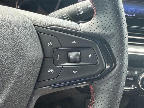 Used 2025 Chevrolet Trax RS w/ Driver Confidence Package FWD image 21