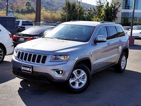 Used 2016 Jeep Grand Cherokee Laredo w/ Quick Order Package 23E image 3