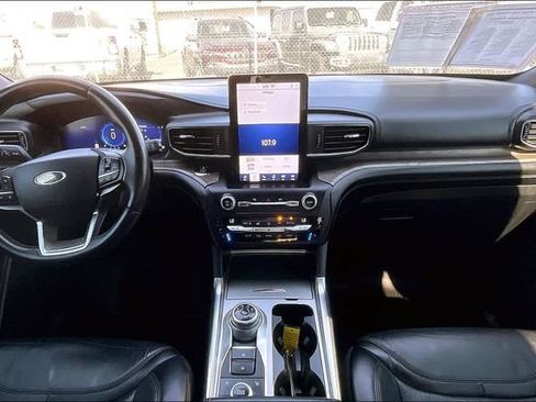 Used 2020 Ford Explorer Platinum w/ Premium Technology Package AWD/4WD image 15