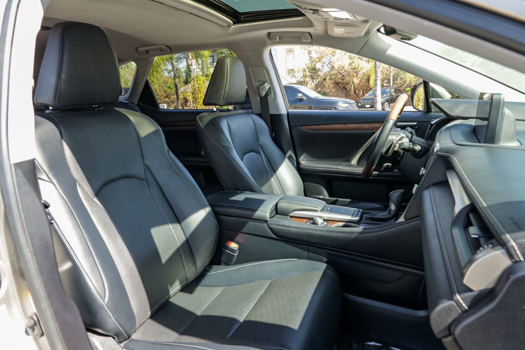 Used 2020 Lexus RX 350L FWD w/ Premium Package image 23