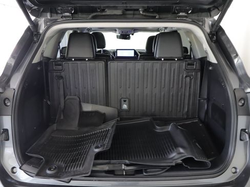 Used 2024 Toyota Highlander Platinum AWD/4WD image 20