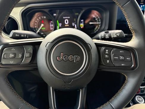 Used 2024 Jeep Wrangler Unlimited AWD/4WD image 20
