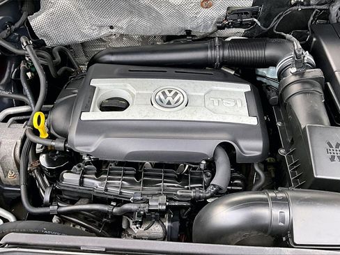 Used 2017 Volkswagen Tiguan S image 32