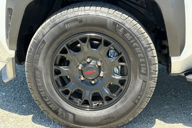 Used 2025 Toyota 4Runner TRD Off-Road Premium AWD/4WD image 35