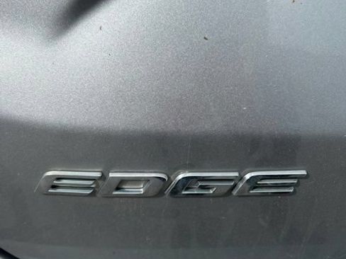 Used 2020 Ford Edge SEL FWD image 11