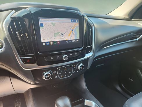 Used 2021 Chevrolet Traverse LT w/ LT Premium Package AWD/4WD image 12