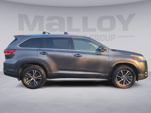 Used 2019 Toyota Highlander XLE AWD/4WD image 6