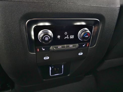 Used 2024 GMC Yukon Denali AWD/4WD image 37