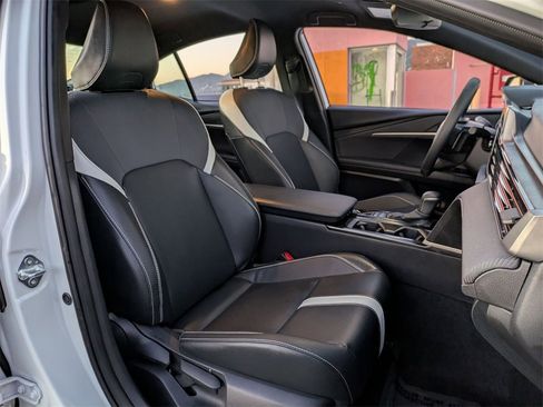 Used 2025 Toyota Camry SE image 28