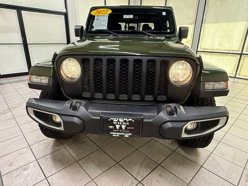 Used 2022 Jeep Gladiator Sport AWD/4WD image 11