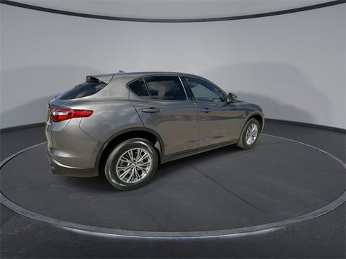 Used 2023 Alfa Romeo Stelvio Sprint image 8