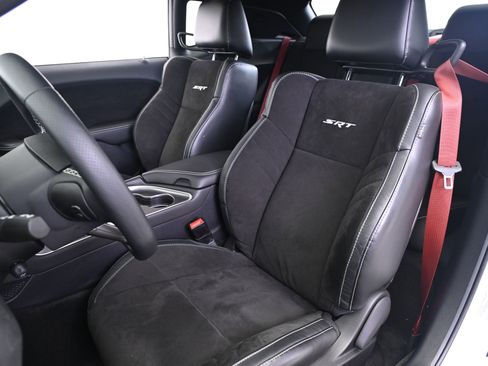 Used 2015 Dodge Challenger SRT Hellcat image 26