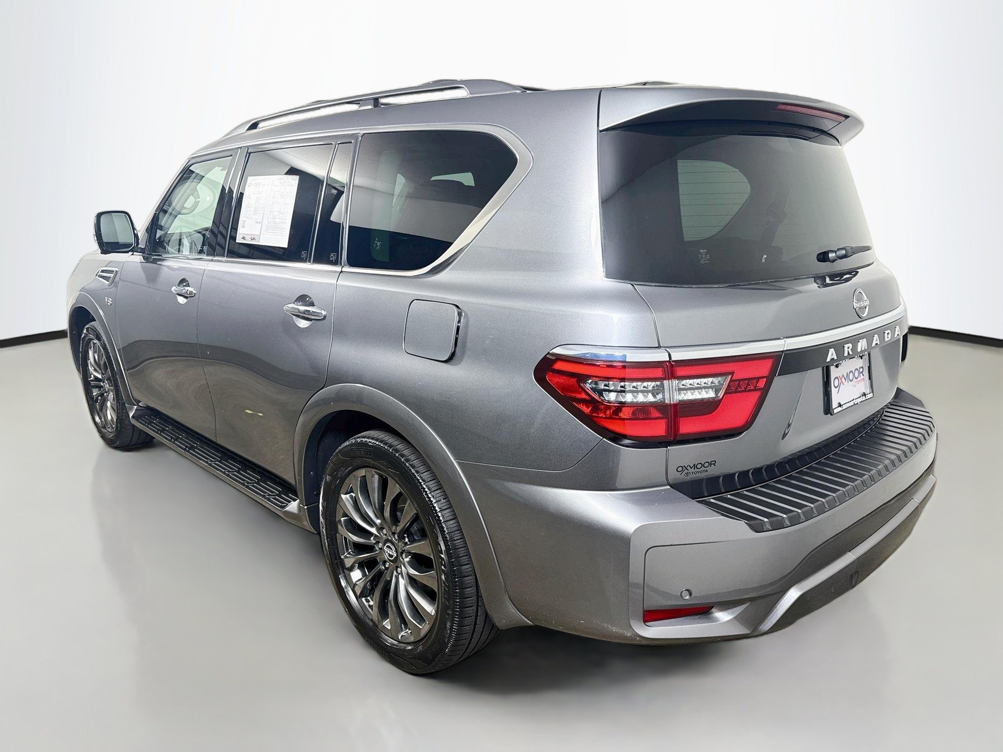 Used 2022 Nissan Armada Platinum w/ Captain's Chairs Package AWD/4WD image 5