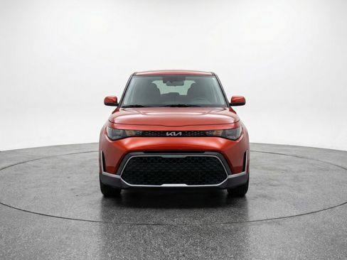 Used 2025 Kia Soul LX w/ LX Technology Package FWD image 2