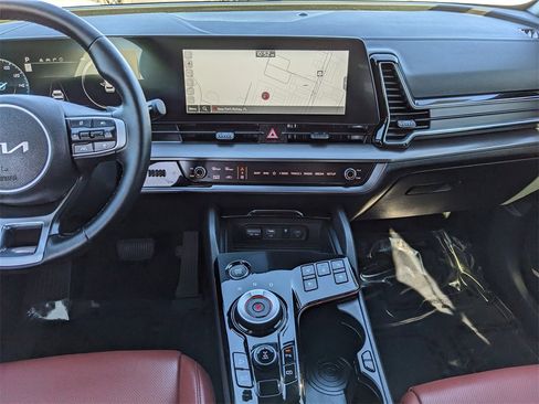 Certified 2025 Kia Sportage SX Prestige image 18