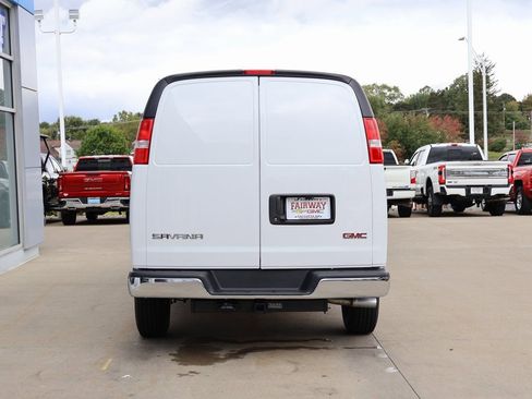 New 2025 GMC Savana 2500 w/ Enhanced Convenience Package RWD image 8