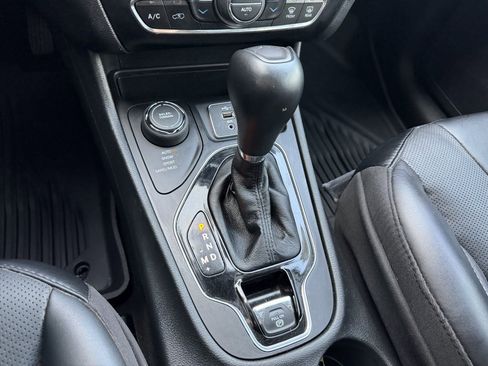 Used 2023 Jeep Cherokee Altitude Lux w/ Mopar Interior Package image 23