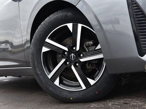 Used 2024 Nissan Sentra SV image 3