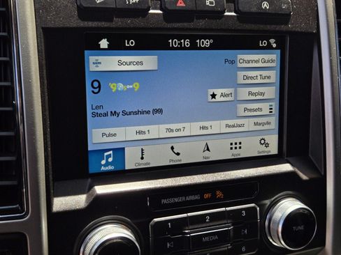 Used 2018 Ford F150 Lariat w/ Equipment Group 502A Luxury AWD/4WD image 17