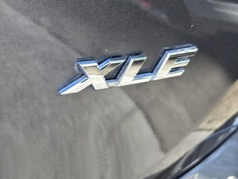 Used 2016 Toyota RAV4 XLE FWD image 11