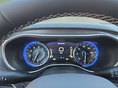 New 2026 Chrysler Pacifica Select image 23