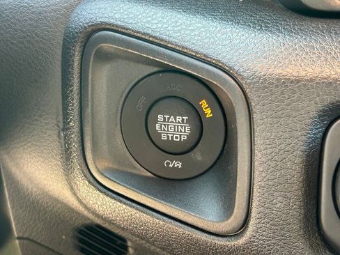 Used 2024 Jeep Gladiator Sport AWD/4WD image 26