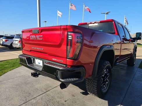 Used 2024 GMC Sierra 2500 AT4X image 6