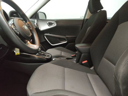 Used 2021 Kia Soul LX FWD image 17