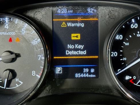 Used 2019 Nissan Rogue SV AWD/4WD image 16