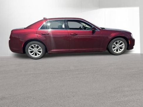 Used 2015 Chrysler 300 Limited w/ Driver Convenience Group RWD image 5