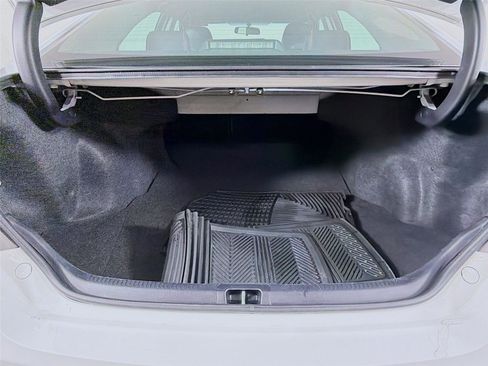 Used 2016 Toyota Camry SE FWD image 22