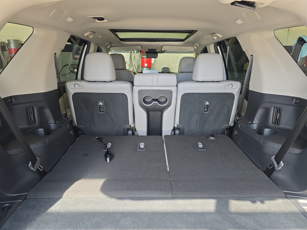 Used 2025 Honda Pilot Touring image 14