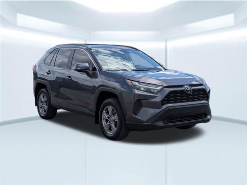 Used 2025 Toyota RAV4 XLE w/ Convenience Package image 8